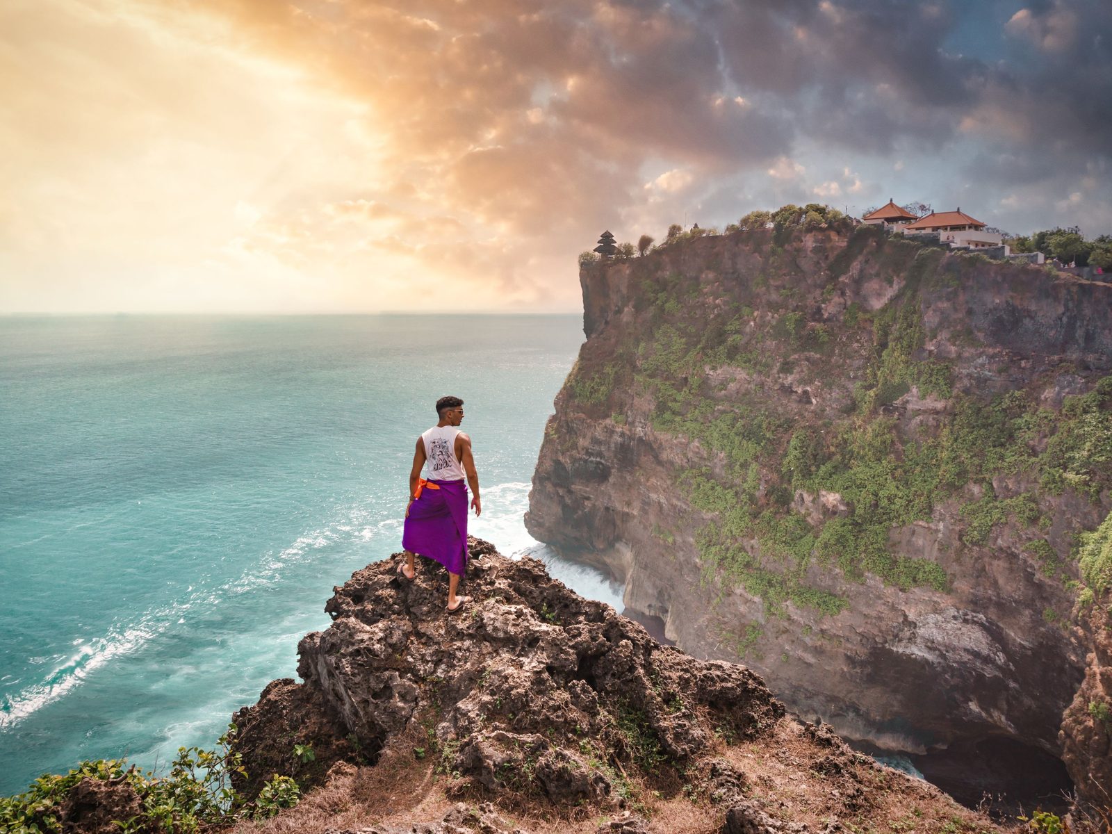 Uluwatu at Sunset: Temple, Kecak and Dinner